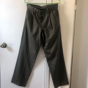 Dockers Pleated Classic Fit pants. Size: 30 x 32